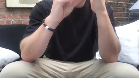 Snapshot of thierrinho8148 chatting on October 19, 3:01 pm thierrinho8148 online show from October 19, 3:01 pm