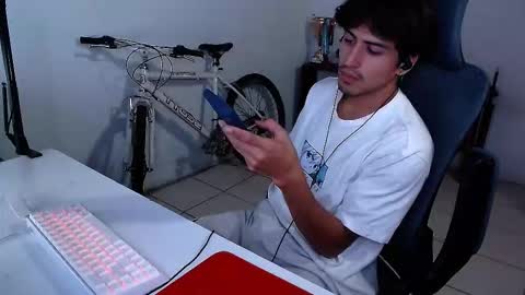 Snapshot of thieves_us chatting on October 28, 3:54 am thieves_us online show from October 28, 3:54 am