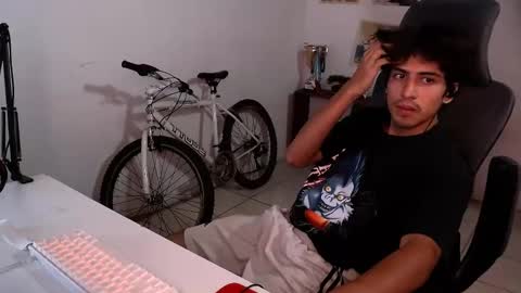 Snapshot of thieves_us chatting on November 7, 7:19 am thieves_us online show from November 7, 7:19 am