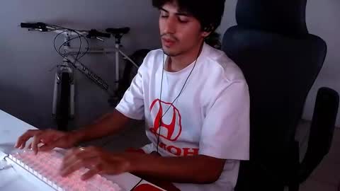 Snapshot of thieves_us chatting on November 9, 4:55 am thieves_us online show from November 9, 4:55 am