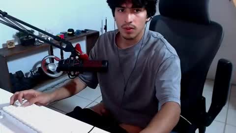 Snapshot of thieves_us chatting on November 22, 4:22 am thieves_us online show from November 22, 4:22 am