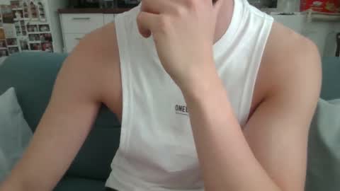 Snapshot of thinboy2 chatting on October 11, 12:58 pm Thinboy2 online show from October 11, 12:58 pm