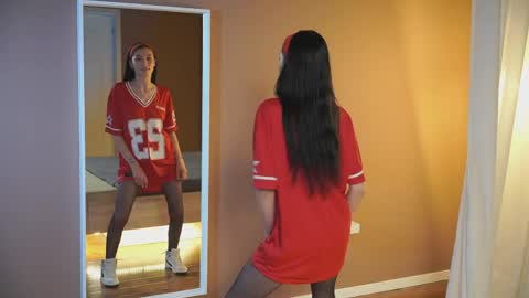 Snapshot of this_is_lilly chatting on May 25, 3:07 pm Lilly online show from May 25, 3:07 pm