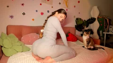 Snapshot of thisisamelia chatting on September 26, 4:22 pm Amelia shows on mondays fridays and sundays if anything changes im giving updates on my fansly online show from September 26, 4:22 pm