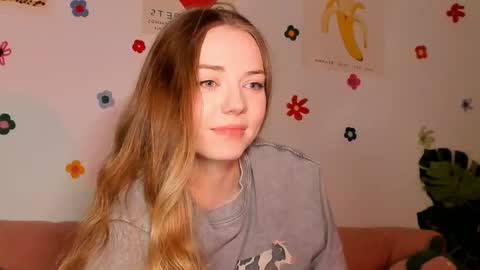 Snapshot of thisisamelia chatting on October 24, 6:15 pm Amelia shows on mondays fridays and sundays if anything changes im giving updates on my fansly online show from October 24, 6:15 pm