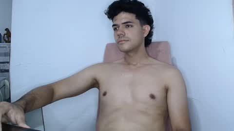 Snapshot of thisisnik chatting on March 2, 3:13 am thisisnik online show from March 2, 3:13 am