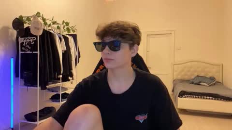 Thomas Hill online show from November 2, 10:34 pm