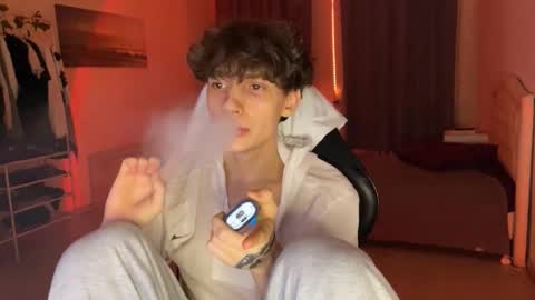 Thomas Hill online show from March 1, 9:39 pm