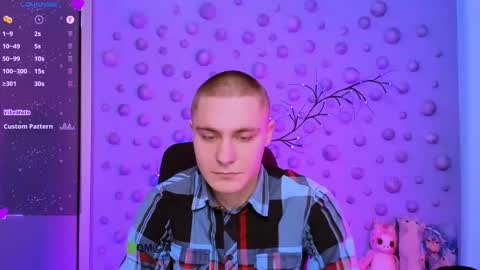 thomas_crow online show from December 21, 9:38 am