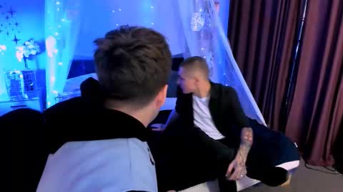 thomas_crow online show from December 23, 11:08 am