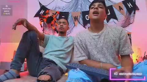 Snapshot of thomas_elg chatting on November 2, 4:26 am THOMAS JOHANN online show from November 2, 4:26 am