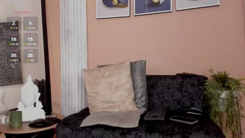 Thomas Eliott   independent model online show from April 6, 8:21 pm