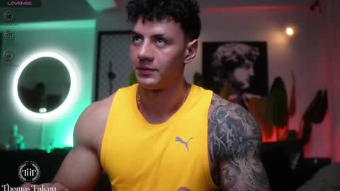 Snapshot of thomas_falcon1 chatting on February 28, 4:32 am Thomas Falcon online show from February 28, 4:32 am