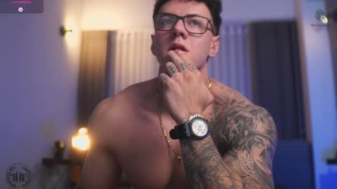 Snapshot of thomas_falcon1 chatting on October 26, 12:38 am Thomas Falcon online show from October 26, 12:38 am