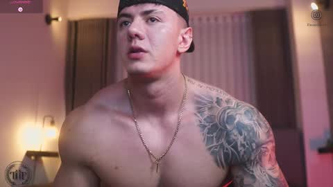 Snapshot of thomas_falcon1 chatting on November 4, 12:32 am Thomas Falcon online show from November 4, 12:32 am