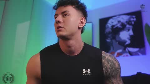 Snapshot of thomas_falcon1 chatting on December 15, 10:58 pm Thomas Falcon online show from December 15, 10:58 pm