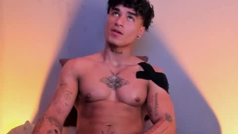 Snapshot of thomas_fit1 chatting on December 28, 7:01 pm Thomas 3 JUST STAY AND BE MY LAST LOVE online show from December 28, 7:01 pm