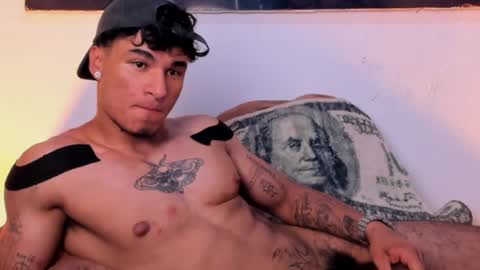 Snapshot of thomas_fit1 chatting on February 6, 3:06 am Thomas 3 JUST STAY AND BE MY LAST LOVE online show from February 6, 3:06 am