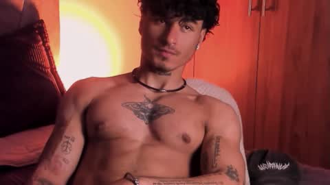 Snapshot of thomas_fit1 chatting on September 18, 3:52 am Thomas 3 JUST STAY AND BE MY LAST LOVE online show from September 18, 3:52 am