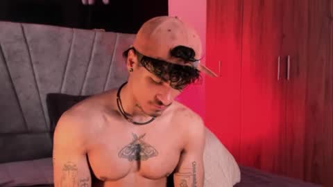 Snapshot of thomas_fit1 chatting on September 23, 5:27 pm Thomas 3 JUST STAY AND BE MY LAST LOVE online show from September 23, 5:27 pm