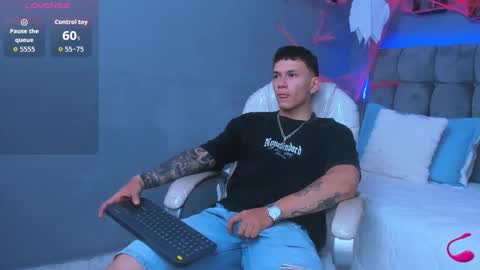 Thomas online show from November 1, 3:58 pm