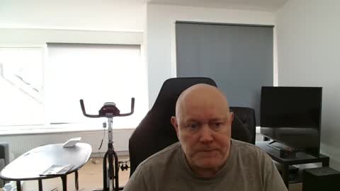 thomash32 online show from September 15, 12:16 pm