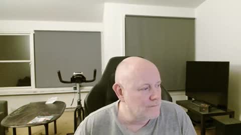 thomash32 online show from September 20, 7:37 pm