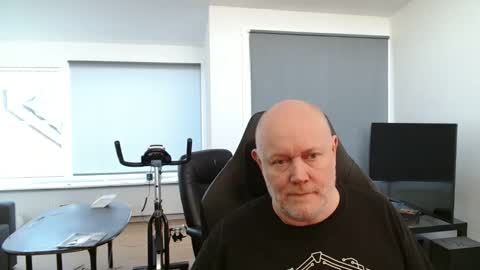 thomash32 online show from September 23, 8:06 am