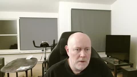 thomash32 online show from September 24, 8:45 pm