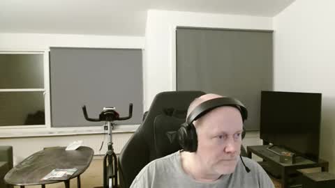 thomash32 online show from October 10, 8:41 pm