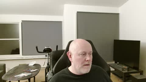 thomash32 online show from October 16, 8:54 pm