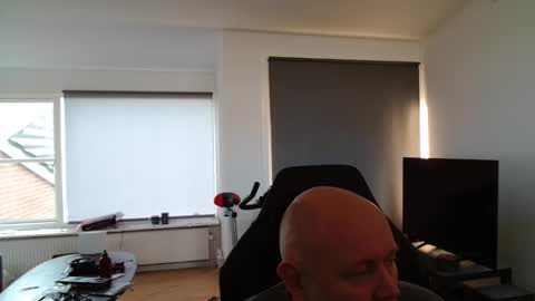 thomash32 online show from November 26, 1:34 pm