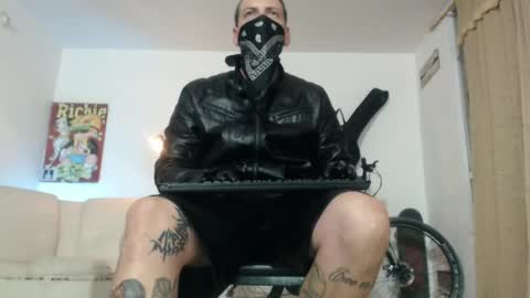 thomasjons online show from March 29, 8:03 am