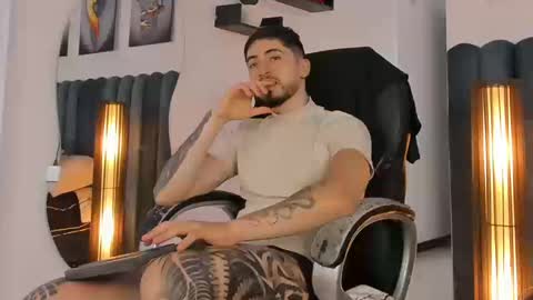 Snapshot of thomasmarzo1 chatting on September 25, 8:12 pm sweetfit boy online show from September 25, 8:12 pm