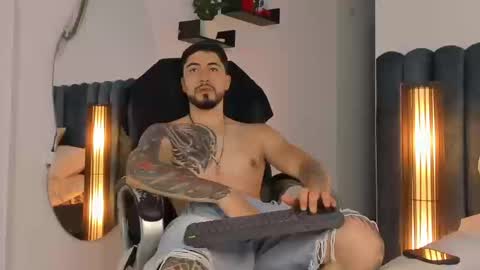 Snapshot of thomasmarzo1 chatting on September 29, 5:40 pm sweetfit boy online show from September 29, 5:40 pm