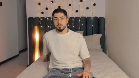 sweetfit boy online show from December 3, 6:17 pm