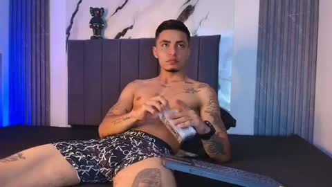 thomass_conor online show from April 21, 12:45 am