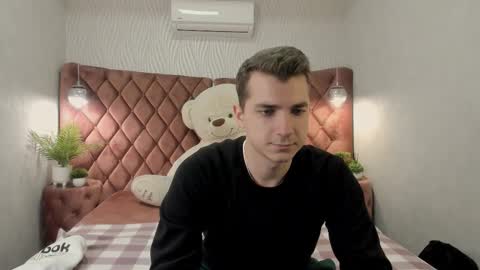 Snapshot of thomassmity chatting on November 27, 12:40 pm Thomas online show from November 27, 12:40 pm