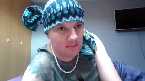 thomasverdries online show from November 18, 7:57 am