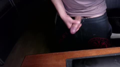 Snapshot of thomsdick chatting on November 30, 10:14 pm thomsdick online show from November 30, 10:14 pm