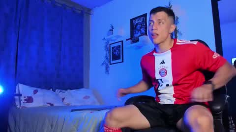 Snapshot of thomsevery chatting on October 31, 11:39 pm Thoms Every online show from October 31, 11:39 pm