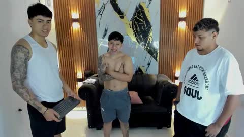 thomson_hot01 online show from September 19, 5:09 am