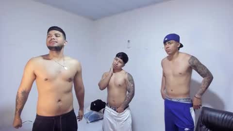 thomson_hot01 online show from September 27, 5:23 am