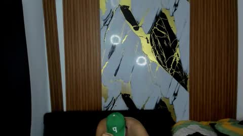 thomson_hot01 online show from December 16, 5:23 am