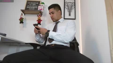 thonydupont online show from December 18, 10:35 pm