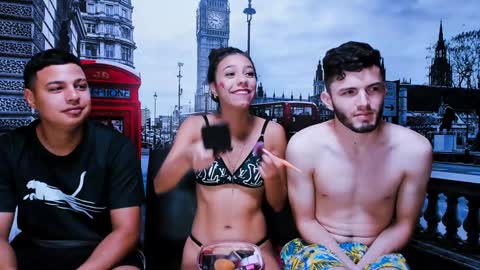 Snapshot of threesome_sexy chatting on January 21, 10:08 am BRITHANY BRYAN ALEX online show from January 21, 10:08 am