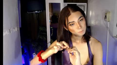 thrishafox online show from February 16, 5:09 pm