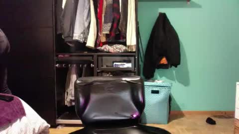 Snapshot of throatfucker2000 chatting on January 19, 11:10 pm throatfucker2000 online show from January 19, 11:10 pm