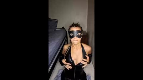 throat supreme online show from January 11, 10:20 am