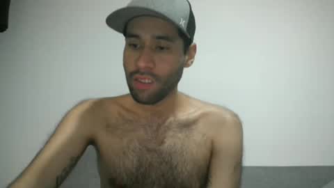 Snapshot of throwawayyourgun chatting on December 4, 6:39 pm Luka online show from December 4, 6:39 pm